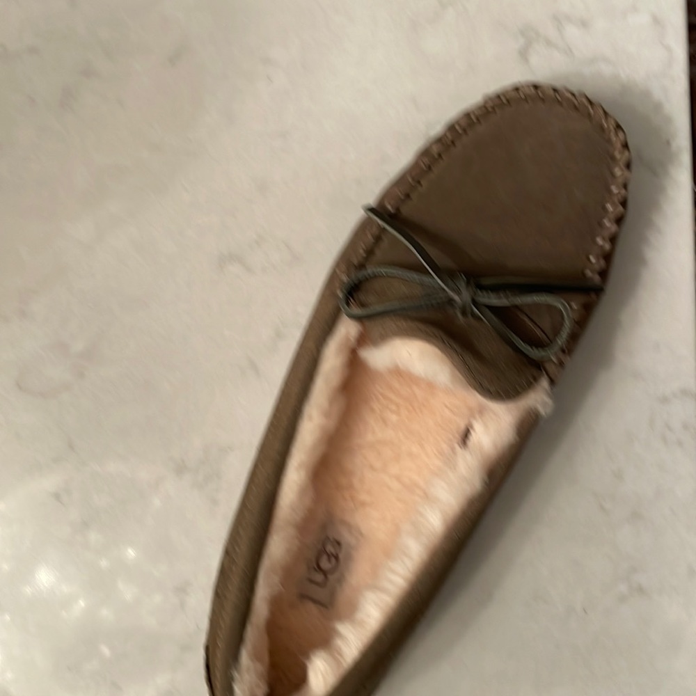 Men’s new Ugg house shoes Size 11